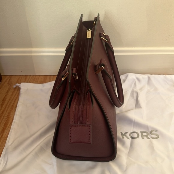 NWT! Michael Kors medium Selma merlot leather satchel . - Picture 6 of 13